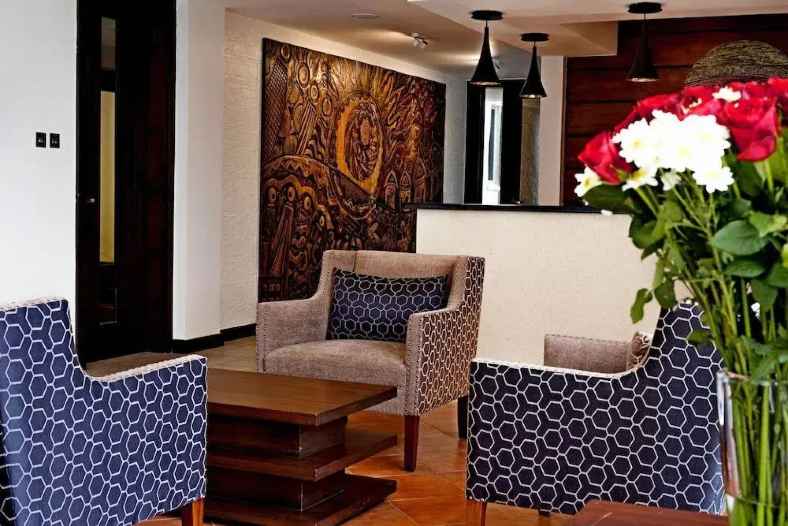 Magna Hotel and Suites