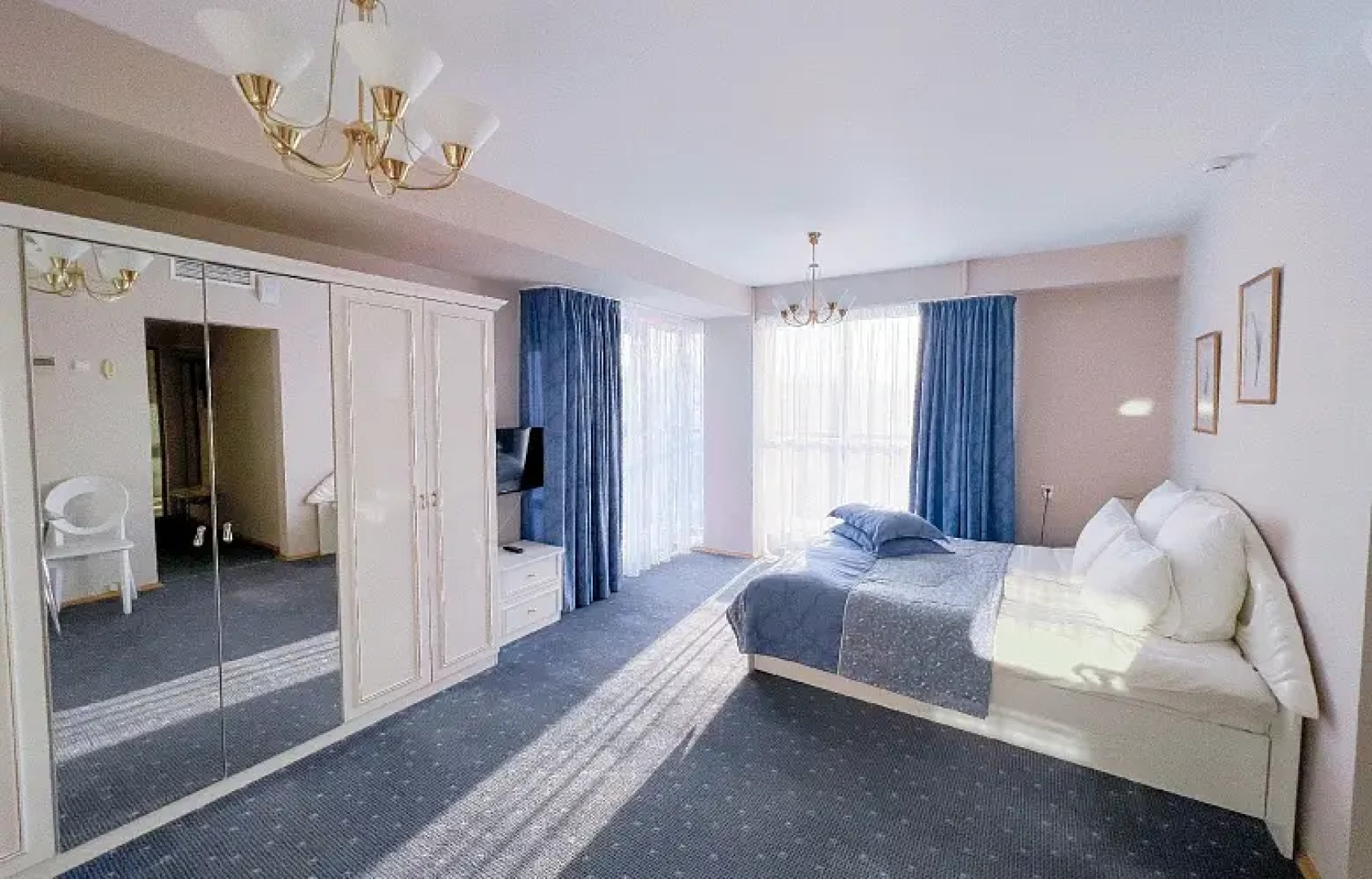 Отель Декабрист на Ленина 93