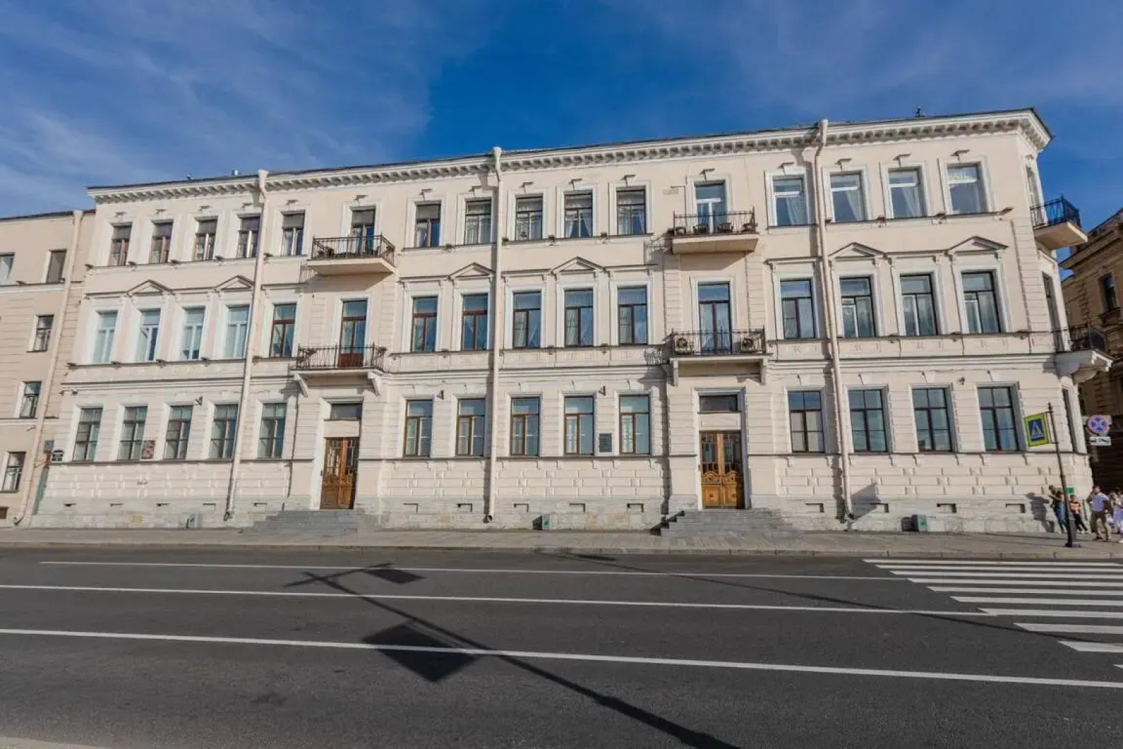 Апартаменты a.m. Rooms Neva Jacuzzi (Angliyskaya Naberezhnaya)