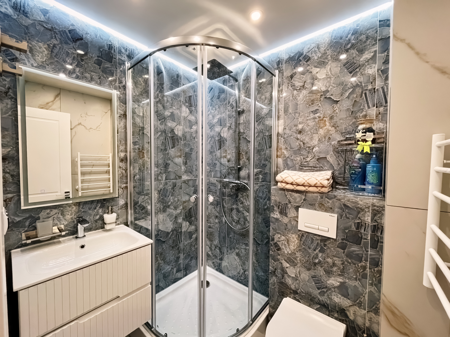 Апартаменты на улице имени Космонавта Поповича 25