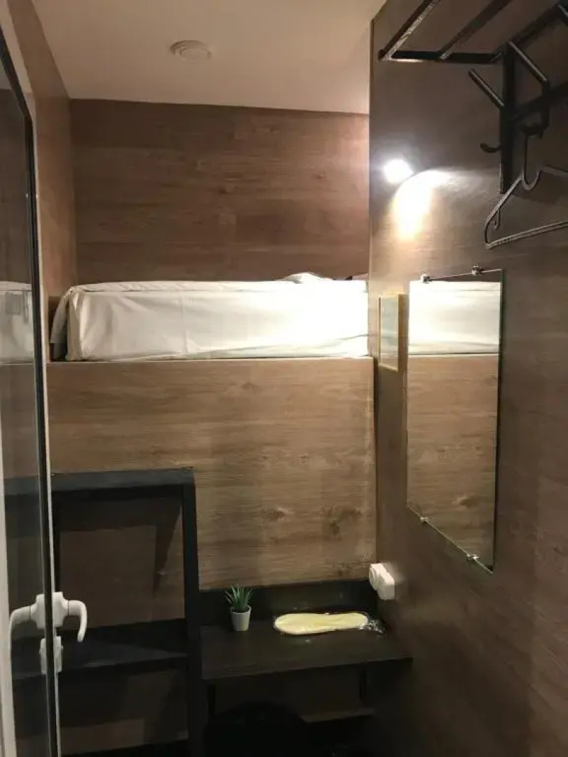 Отель Капсульный отель Shelterz Тульская