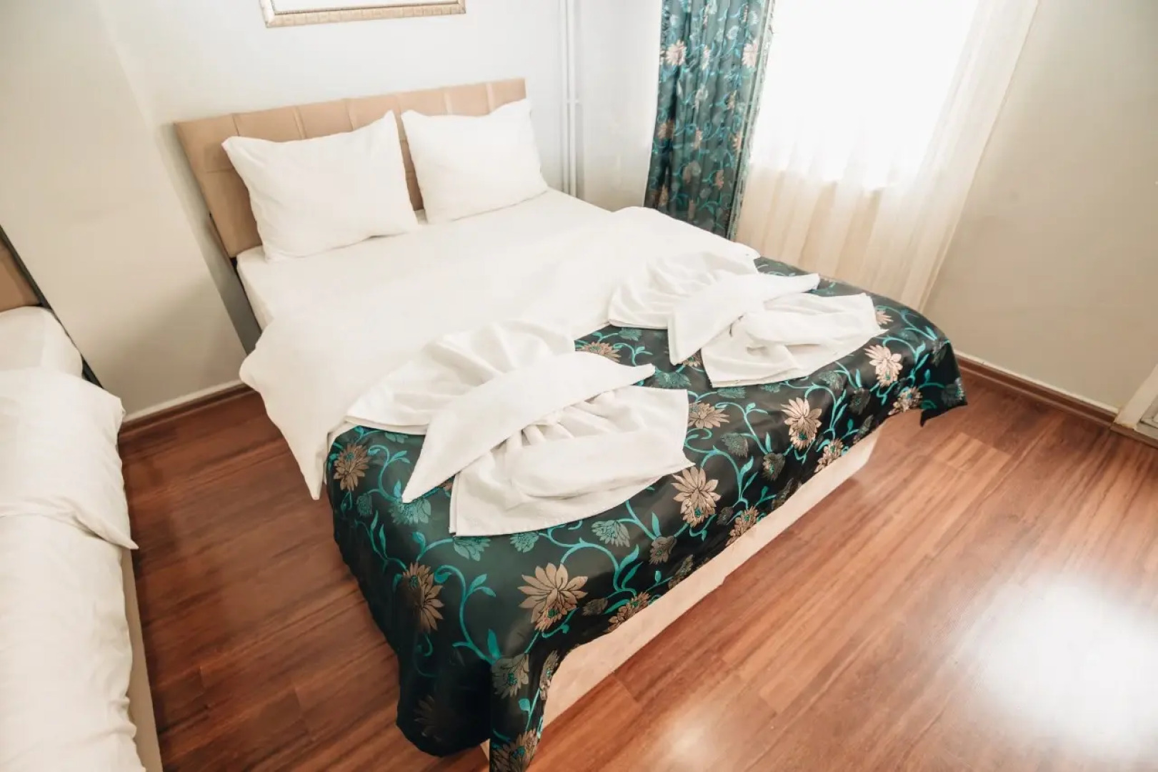 Отель Safran Suites