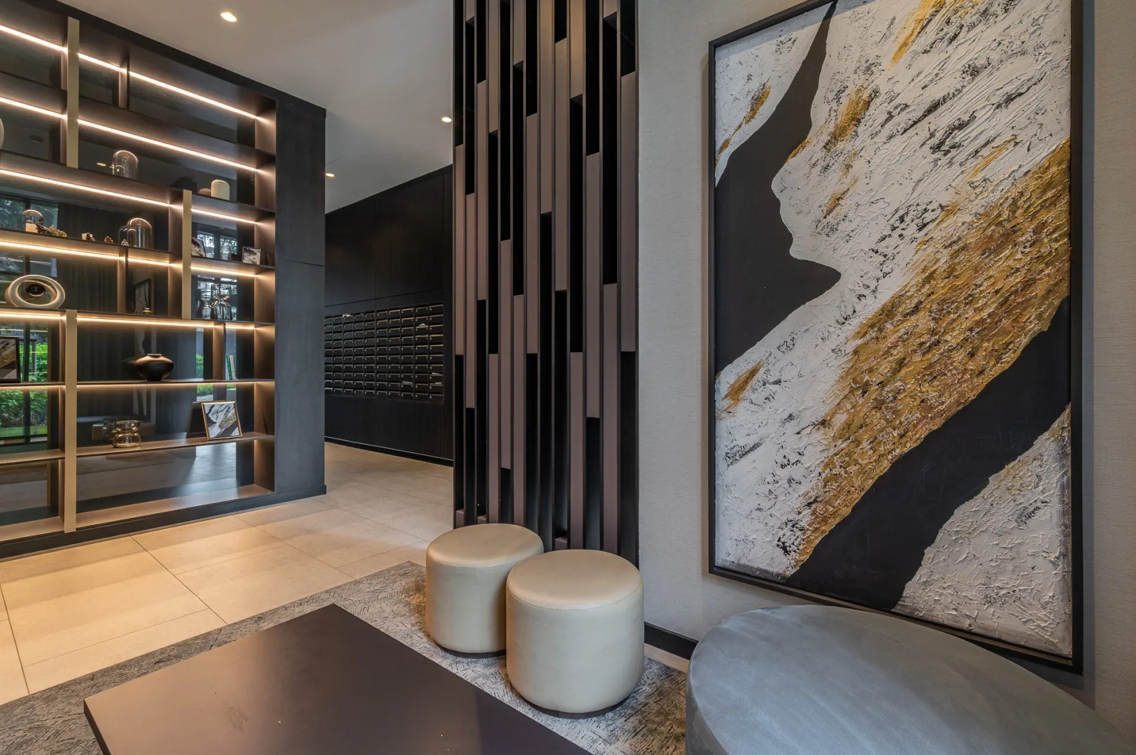 Студия у Метро Космонавтов