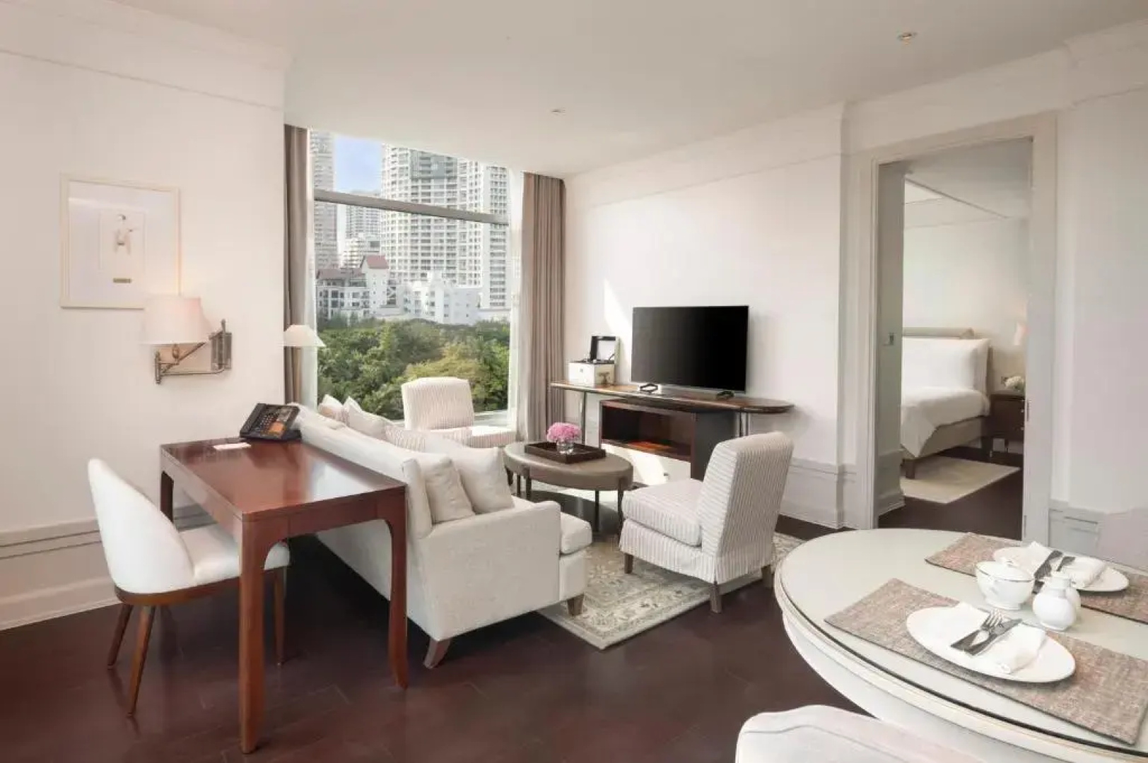 Отель Oriental Residence Bangkok
