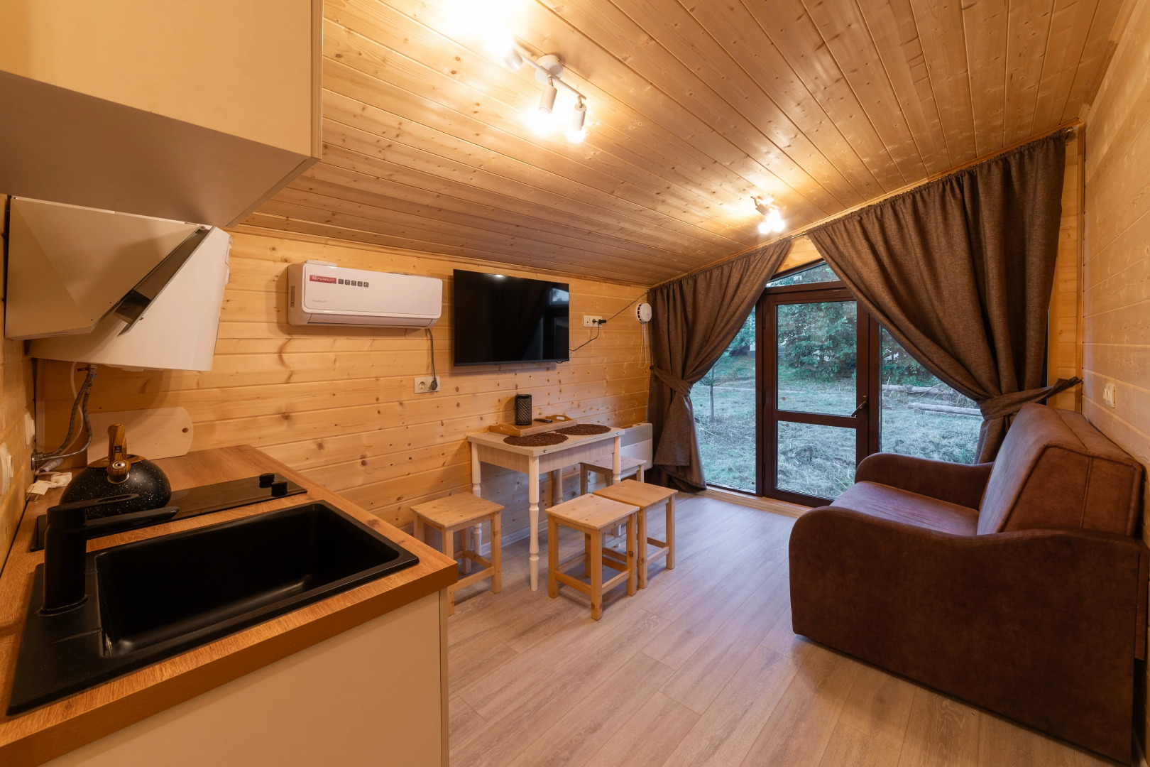 Глэмпинг Тишь