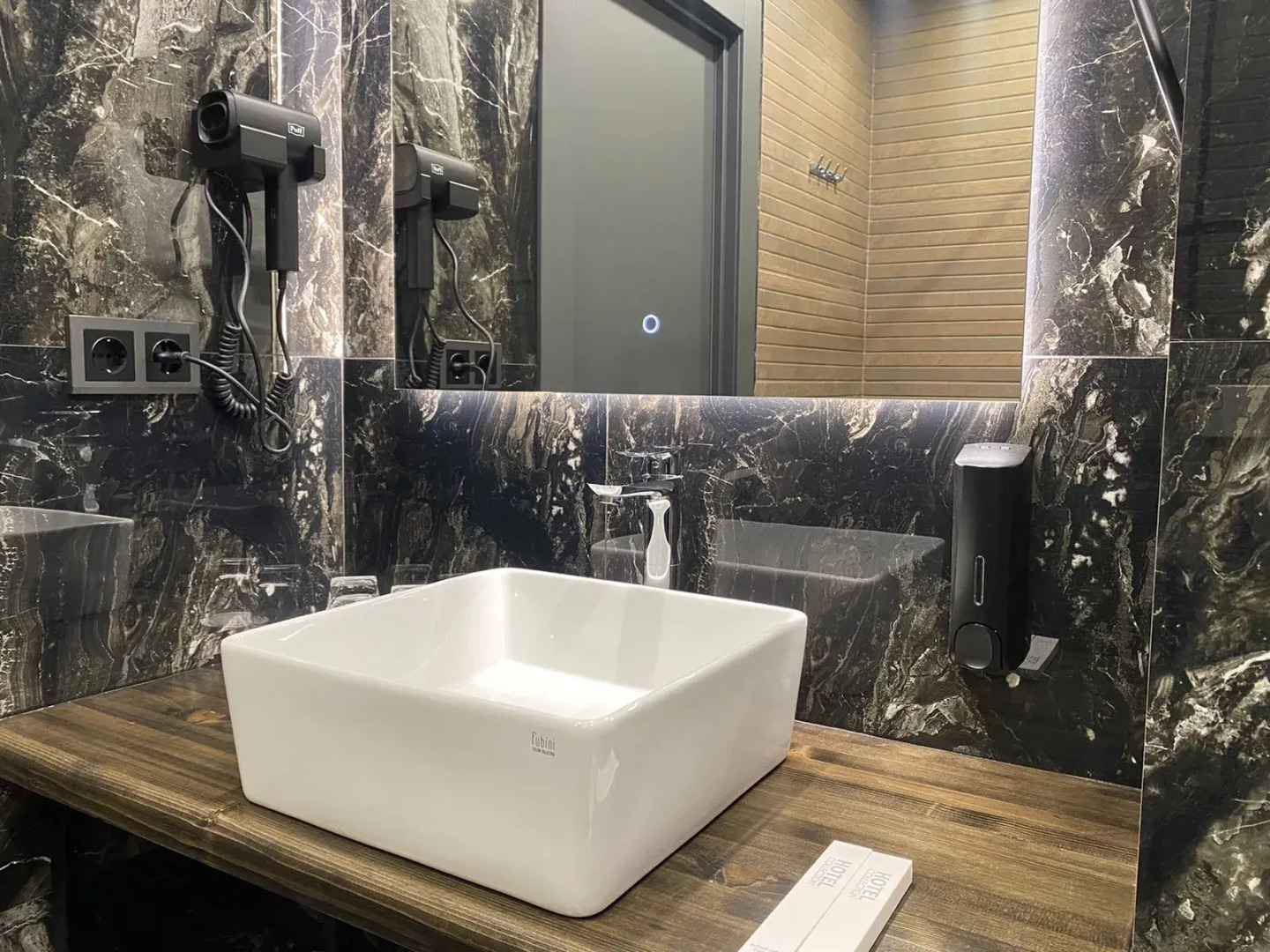 Отель Royal Status