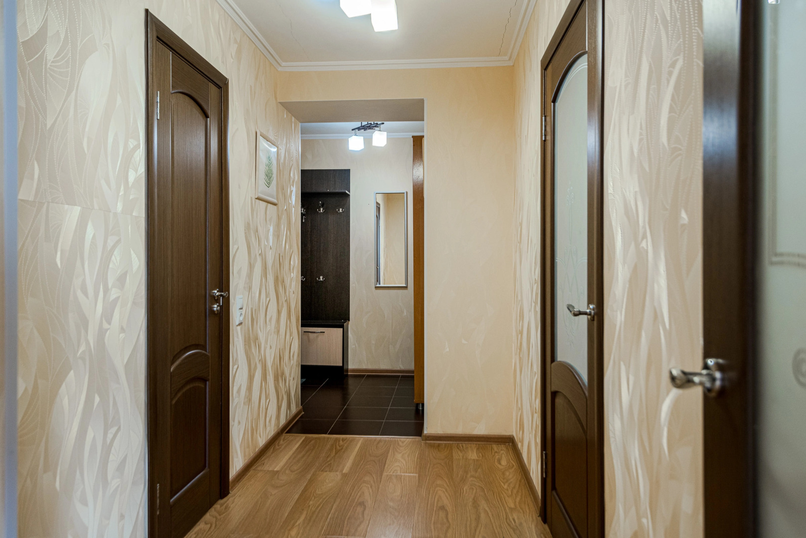 Квартира 1-к яркая у залива на Маркова 8/2 от RentAp, 4 сп.места