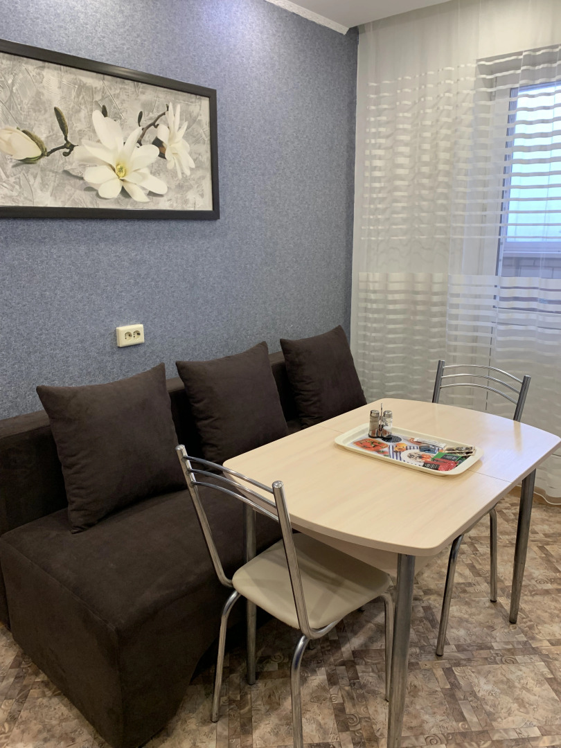 Квартира с Балконом на Строителей 28