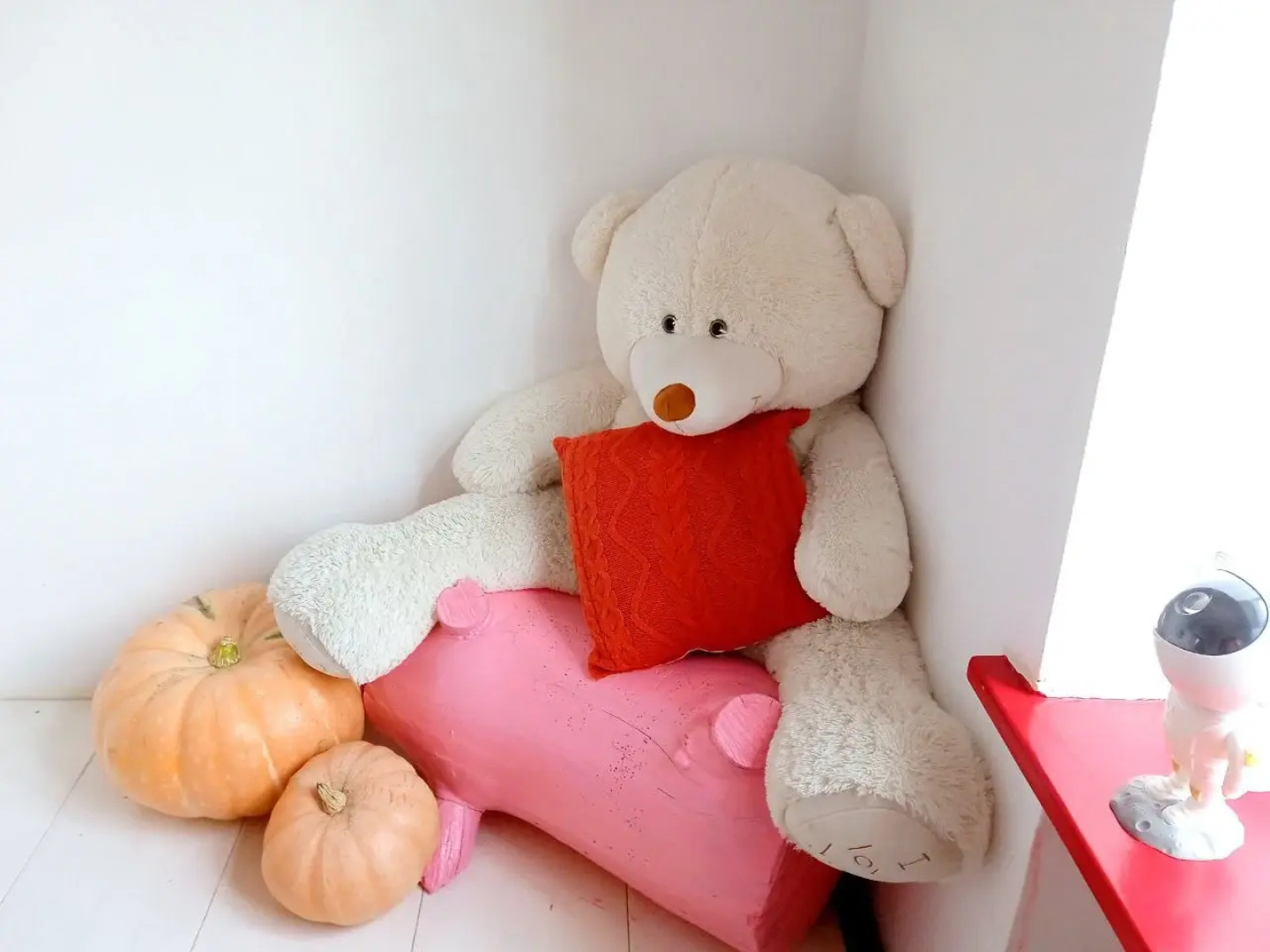 Квартира Студия с авторским декором Сказочный лес в красивом доме