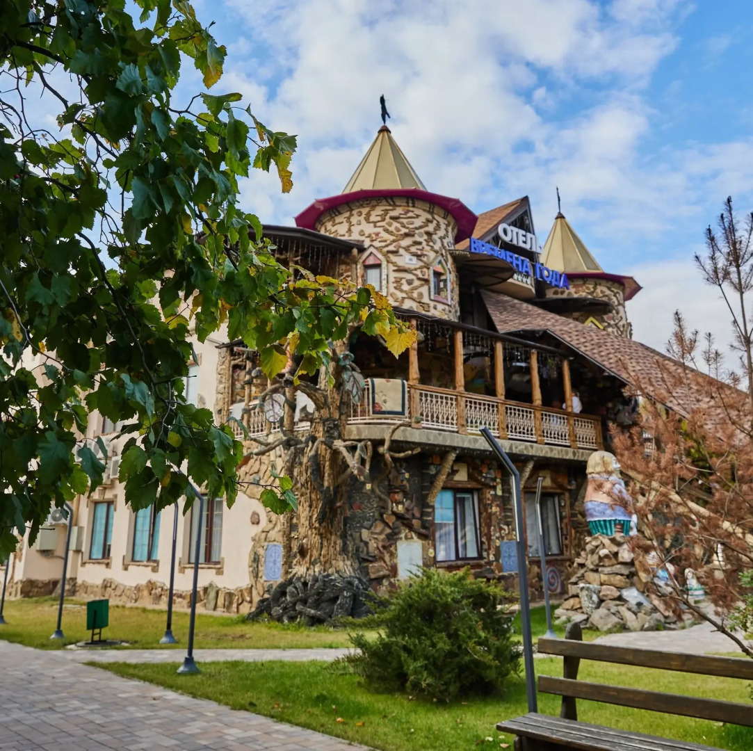 Отель Времена Года