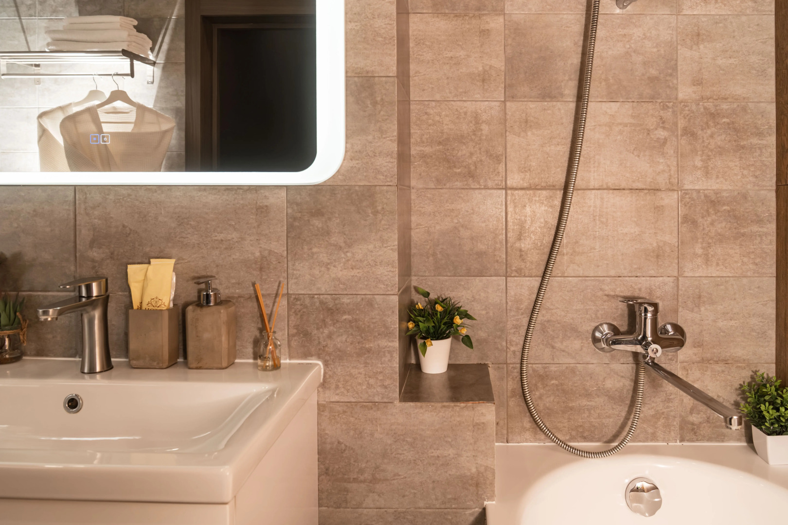 Апартаменты SKY INN Color Grey