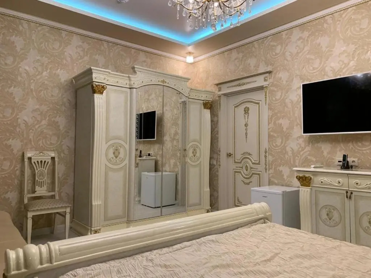 Отель Империя