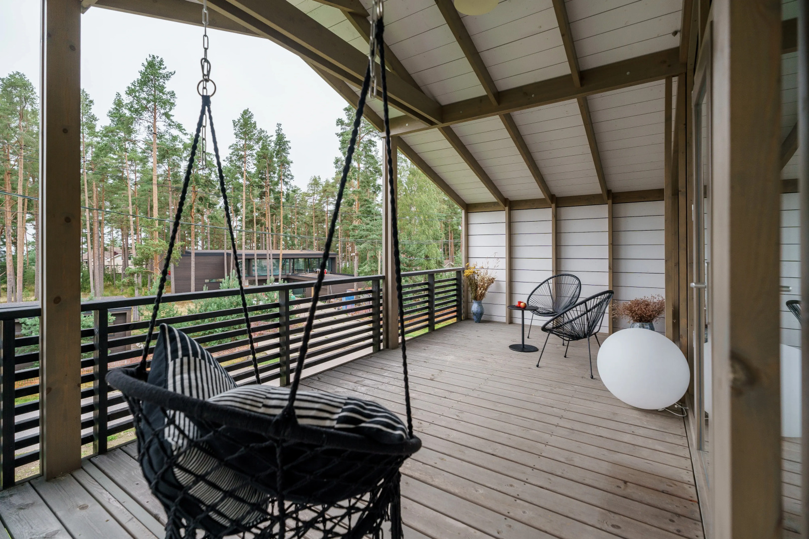 Частный дом пространства три тома у Финского залива