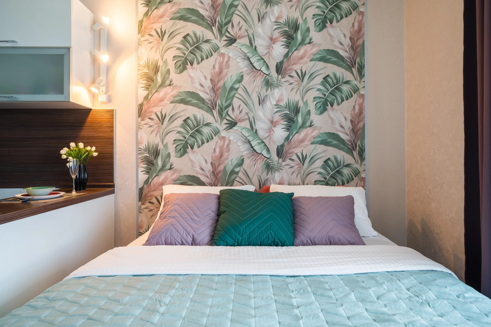 Апартаменты у метро в центре