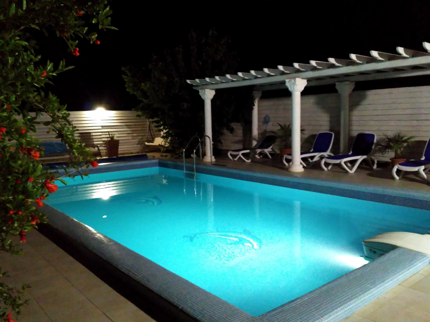 Частный дом Sunny Holiday Home