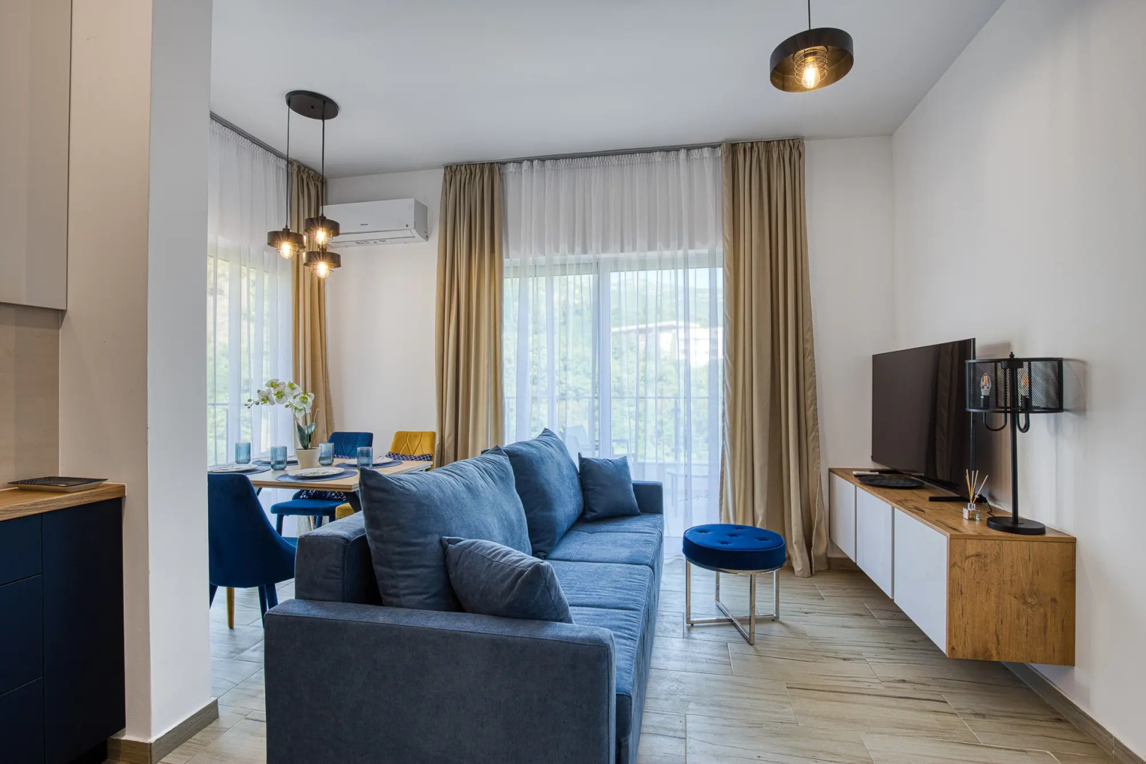 Апартаменты Sunny Side Three Bedrooms