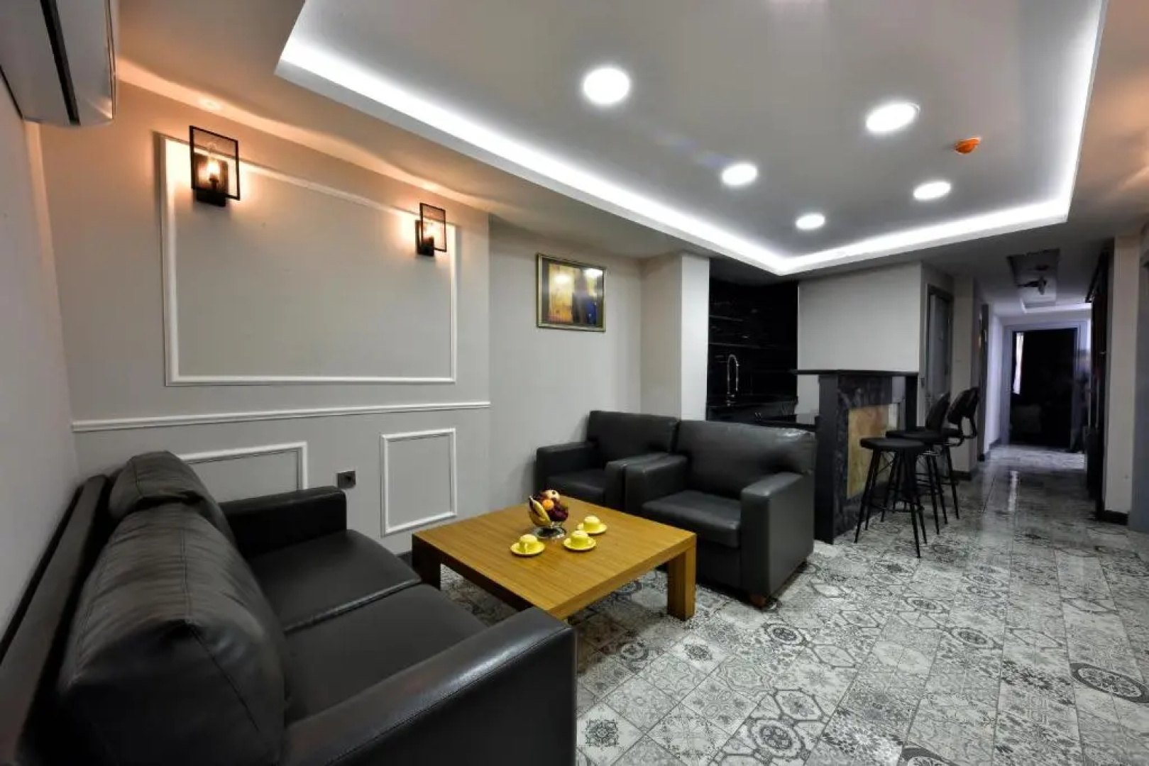 Отель Almina Inn