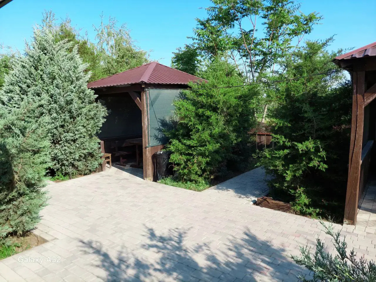 Частный дом с баней на дровах на берегу реки Миус