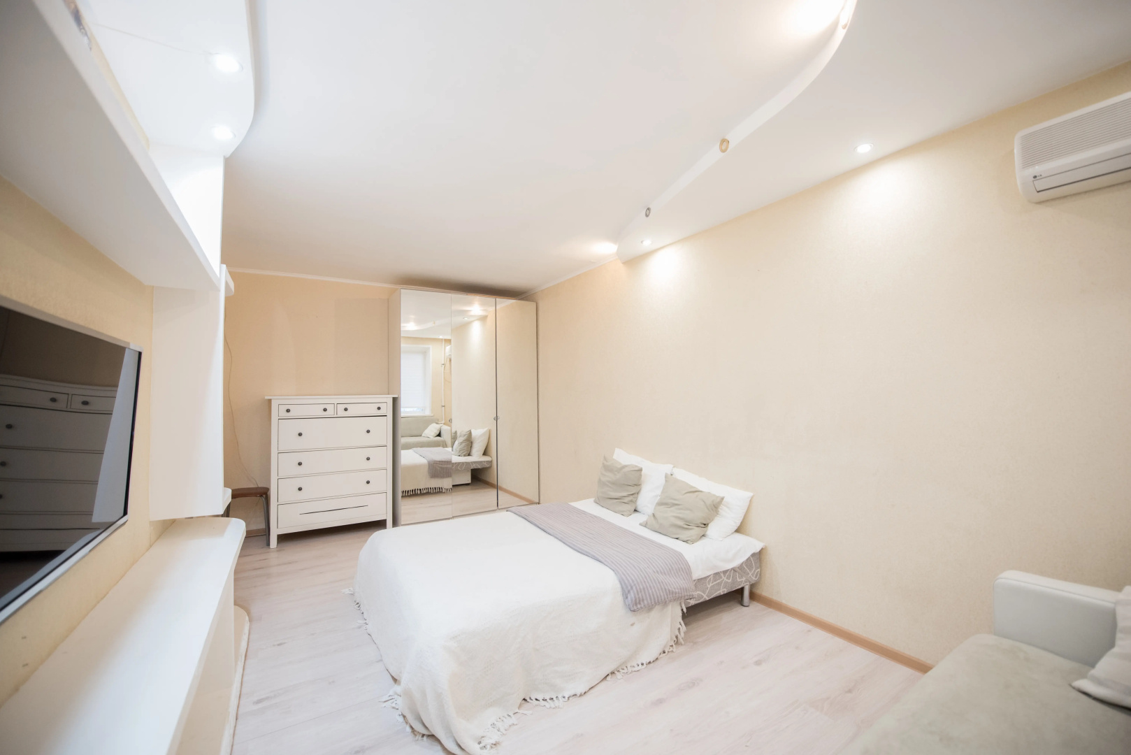 Апартаменты Smile Apartments Уютные в Центре