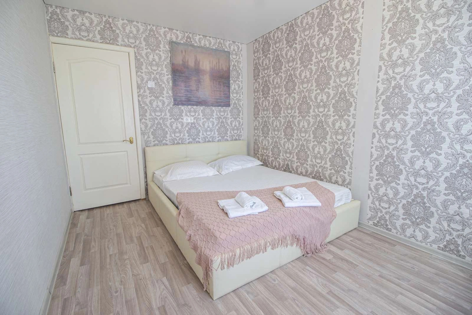 Апартаменты Двухкомнатная квартира на набережной