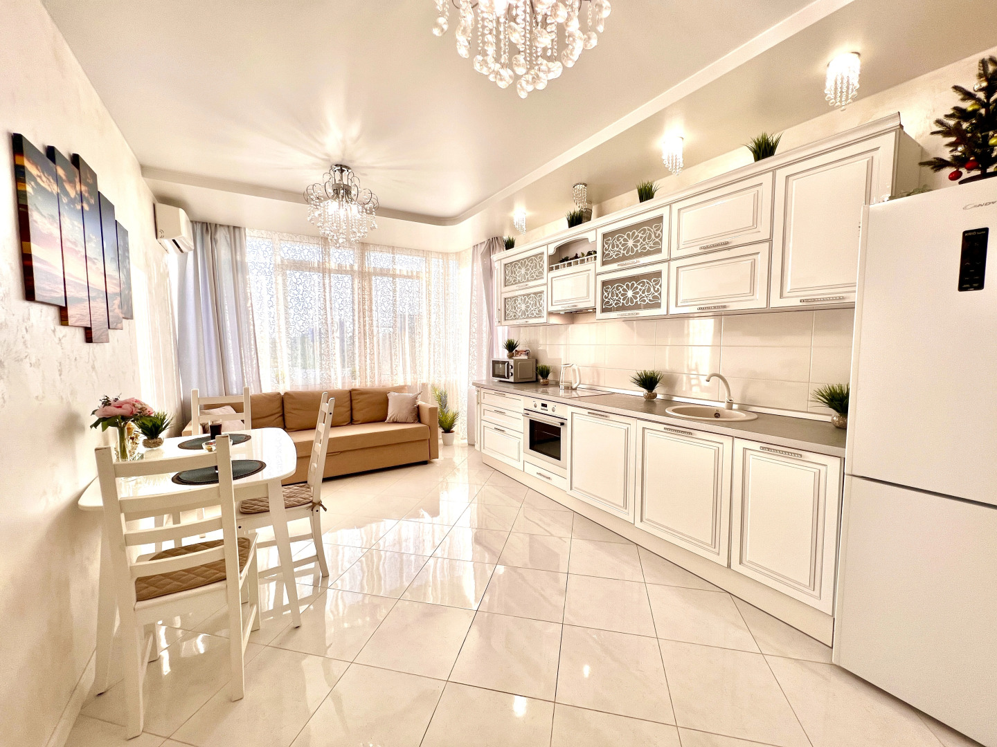 Апартаменты на Ново-Садовой, 106 (лит. О)  с видом на реку Волгу