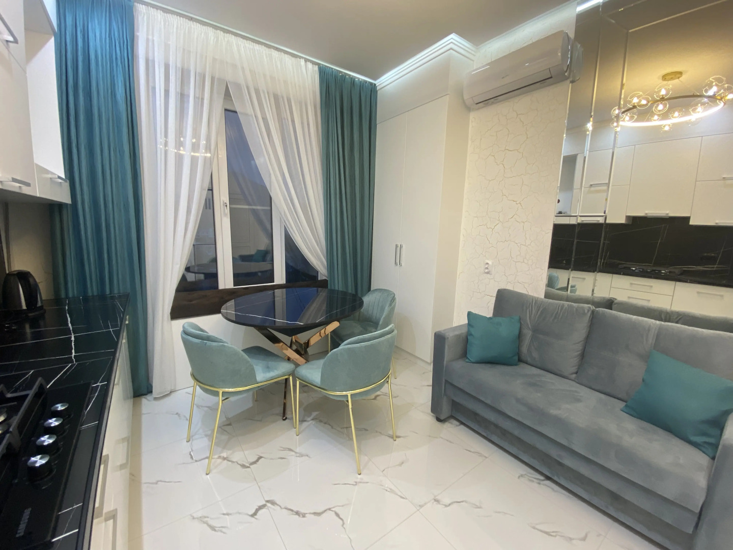 Апартаменты Чкалова 37 с видом на горы рядом аэропорт