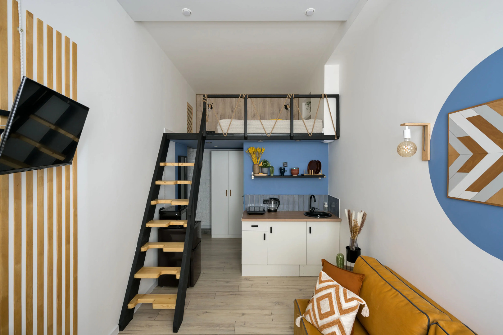 Апартаменты Двухуровневый Лофт в центре