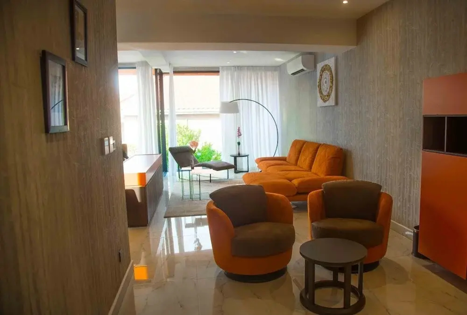 Отель Bel Air Crest Hotel & Suites