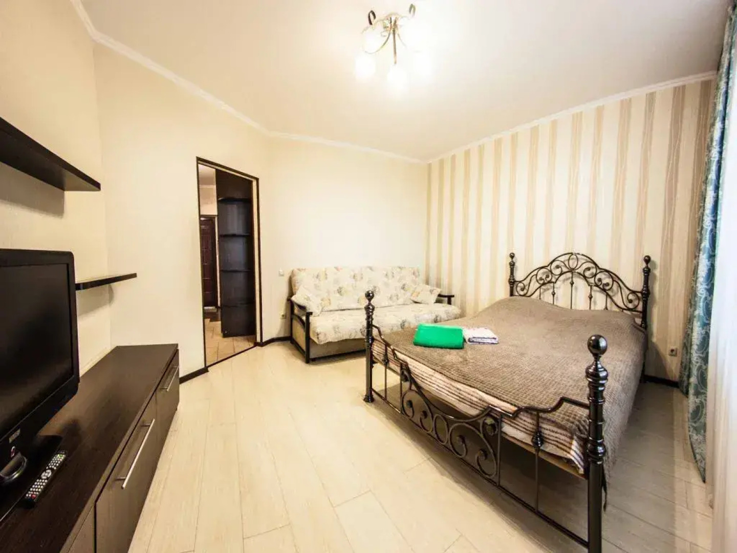 Апартаменты Хом-Сити на Фабричной 9