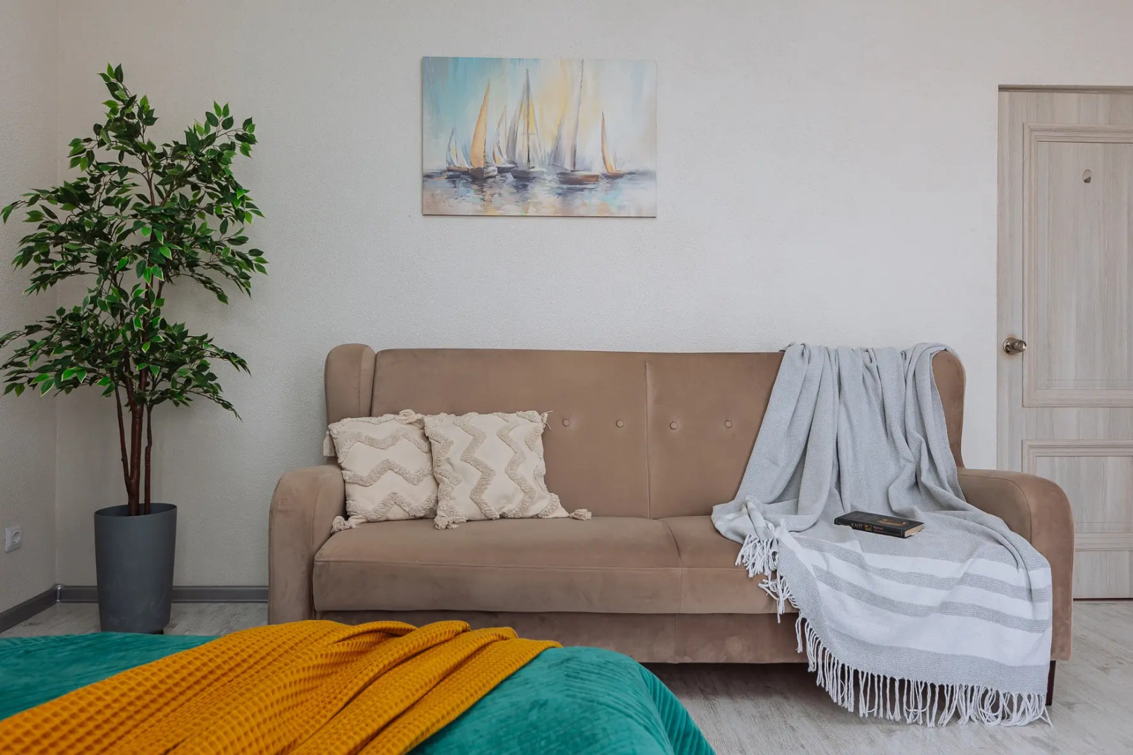 Квартира Душевная, уютная в парке на берегу озера