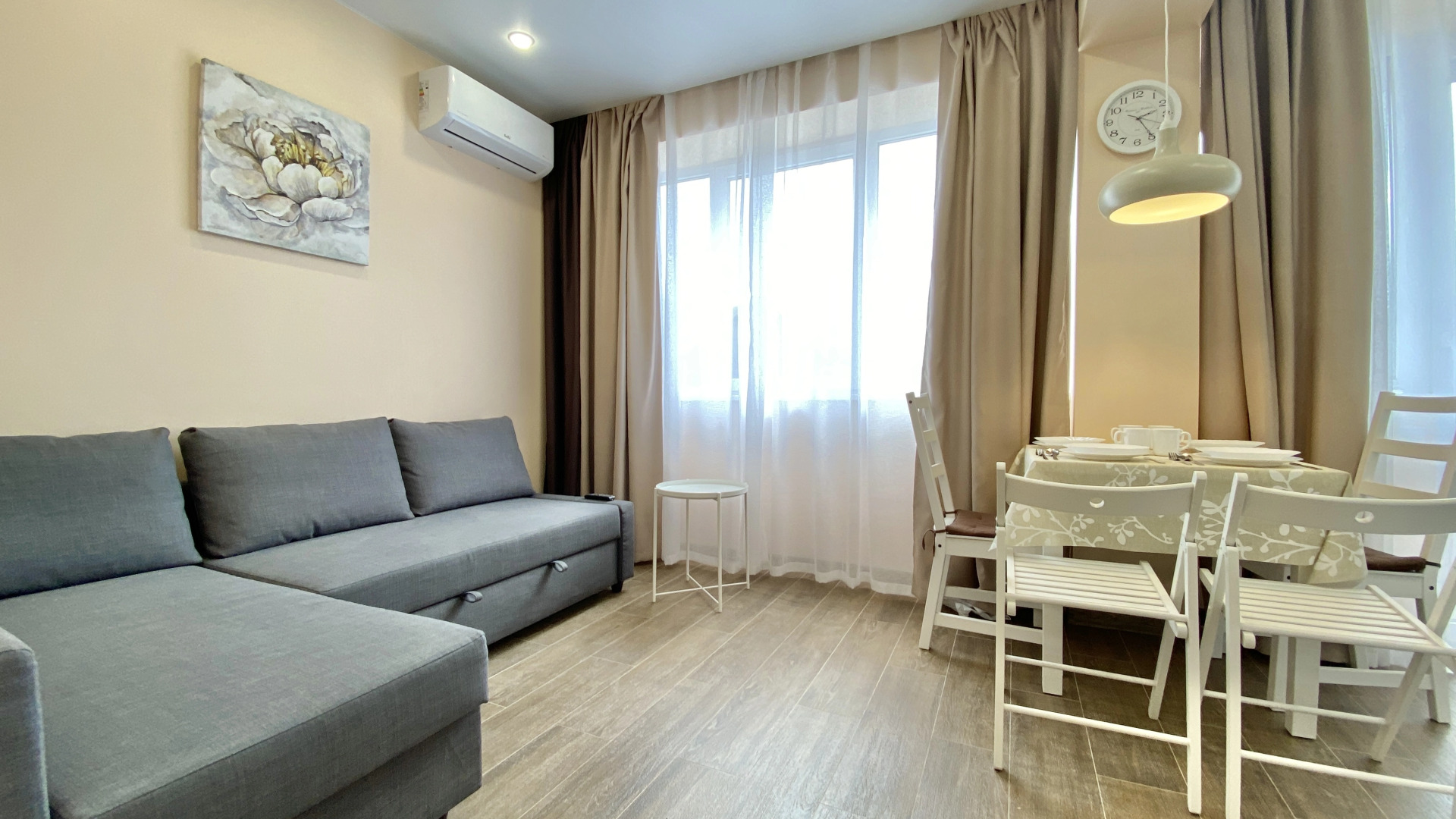 Апартаменты Альфа Амбровая