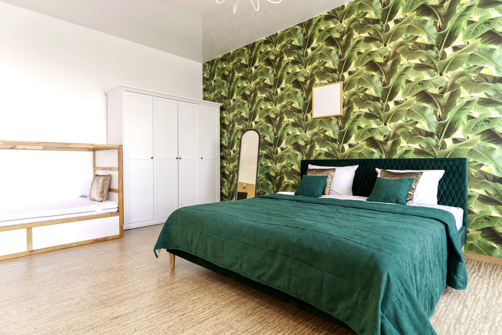 Апартаменты ApartMari Шикарные 4-комнатные апартаменты Лофт в центре