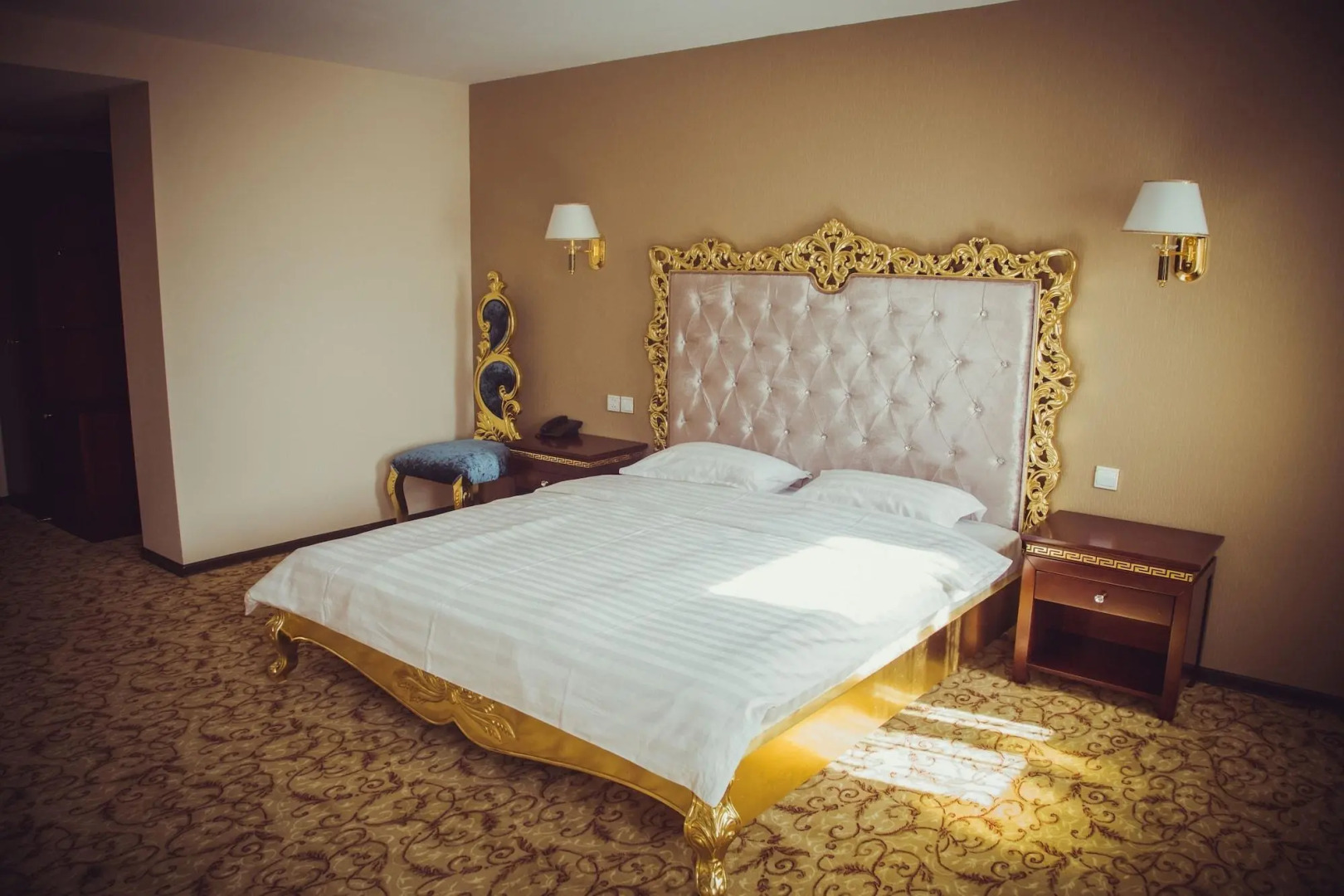 Отель Эмирхан