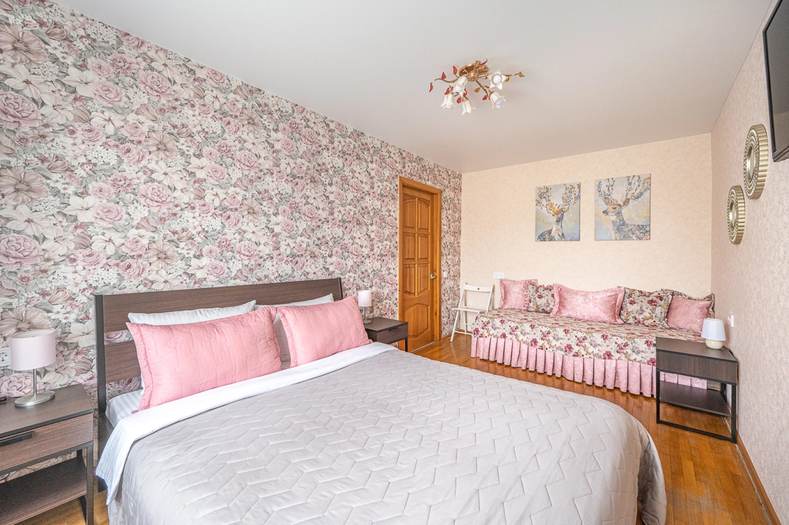 Квартира двухкомнатная Ekb.Studio на Энгельса, 38