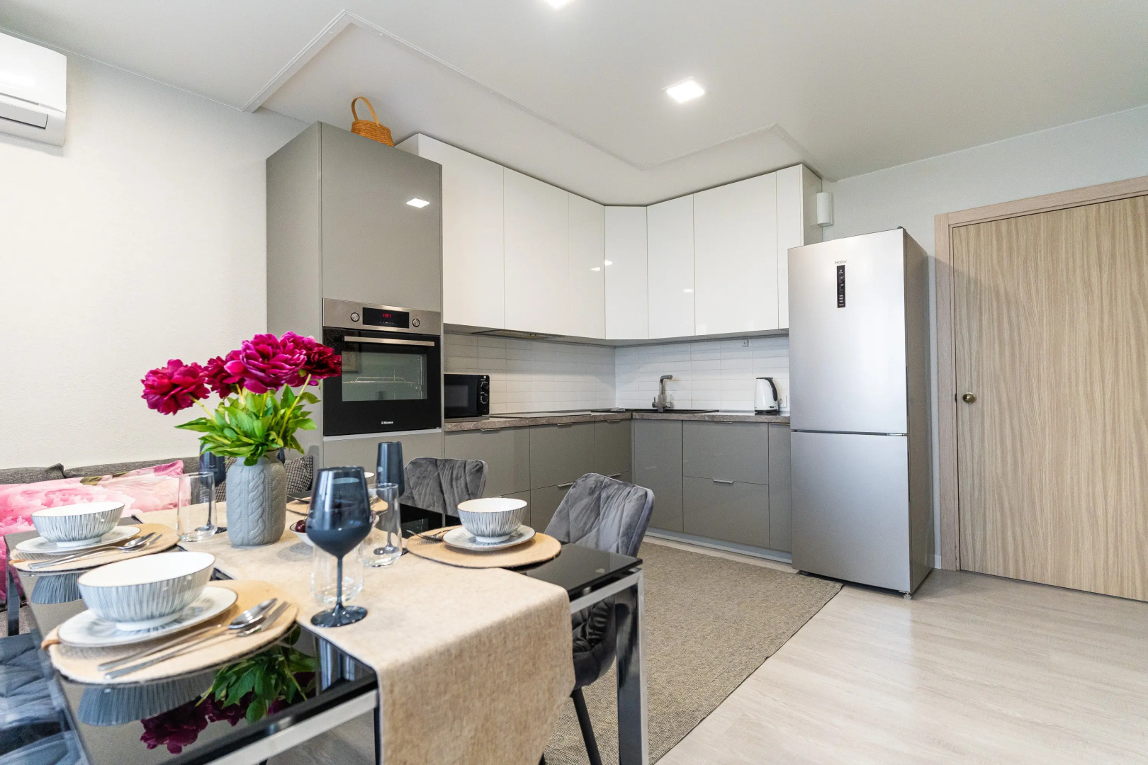 Апартаменты с потрясающим видом на море и двор в Южном районе Новороссийска от LetoApart