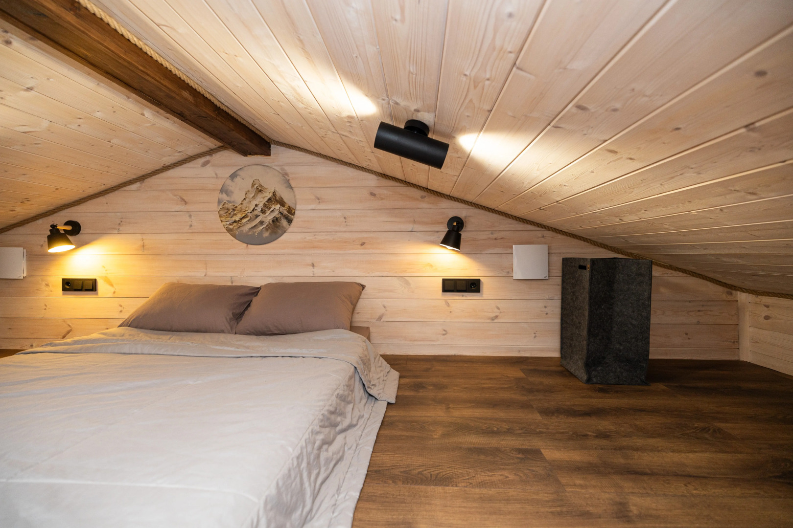 Частный дом Домик в лесу