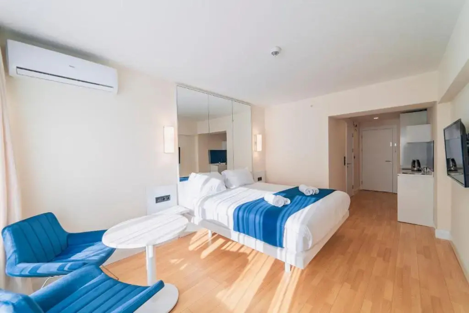 Апартаменты The best orbi city 26th