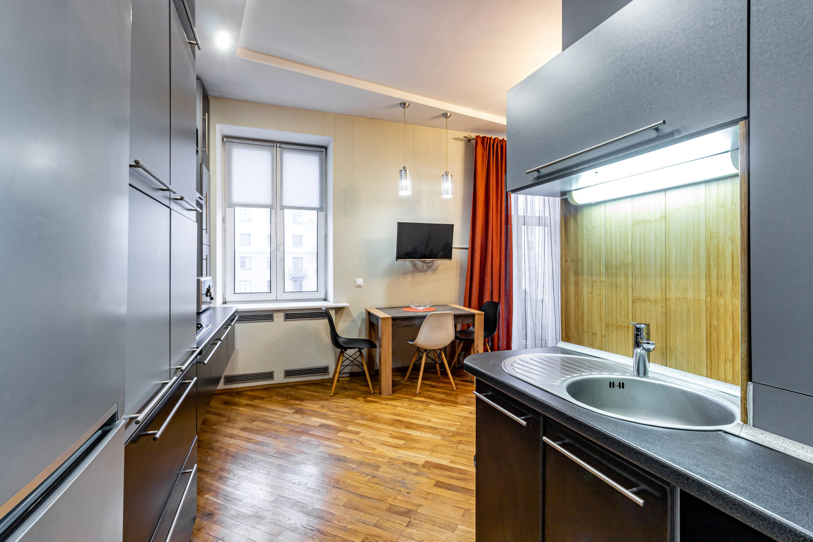 Апартаменты Nice apartment near Victory Square metro station