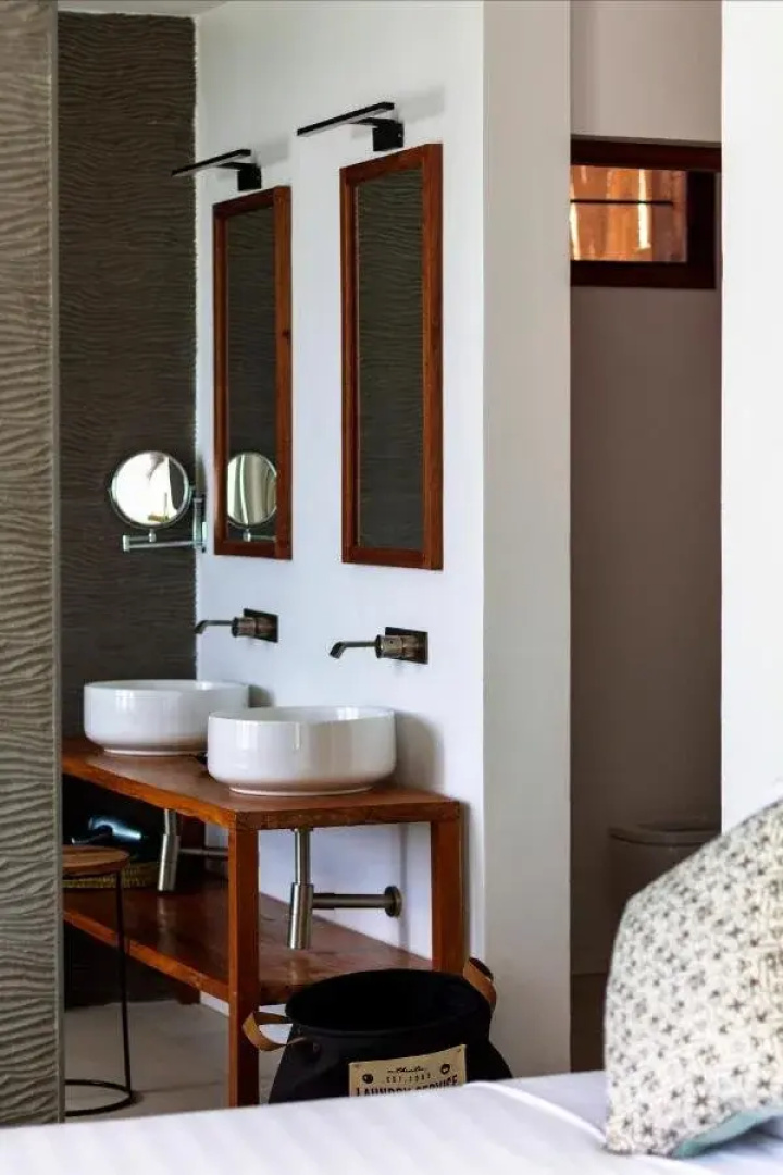 Курортный отель Karafuu Beach Resort & Spa