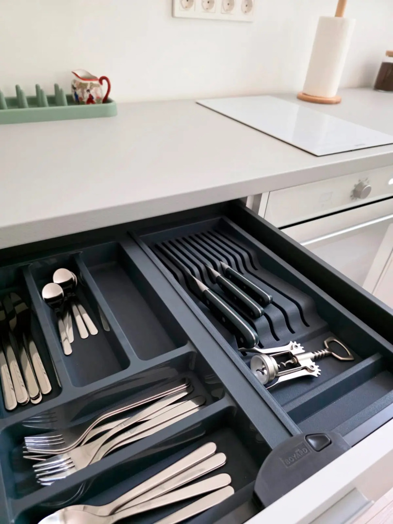 Апартаменты Новые с Высокими Окнами на Пешеходной Улице