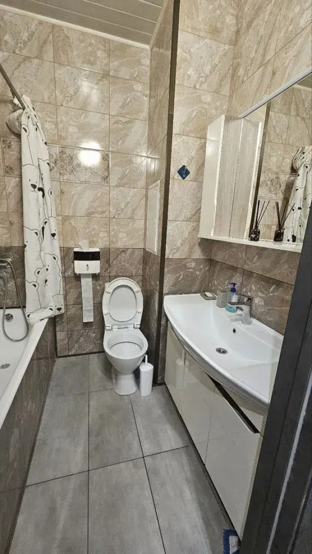 Квартира просторная на бульваре Космонавтов 5