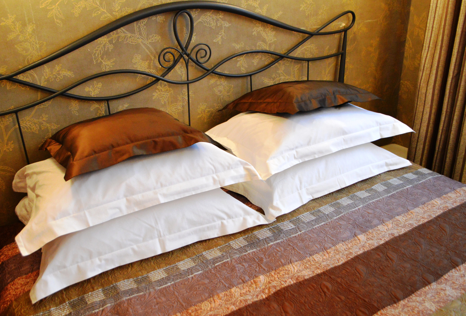 Отель Моника