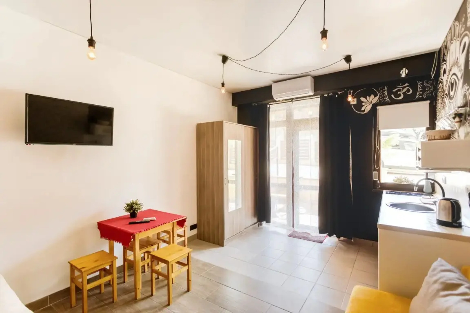 Апартаменты Ред Хаус