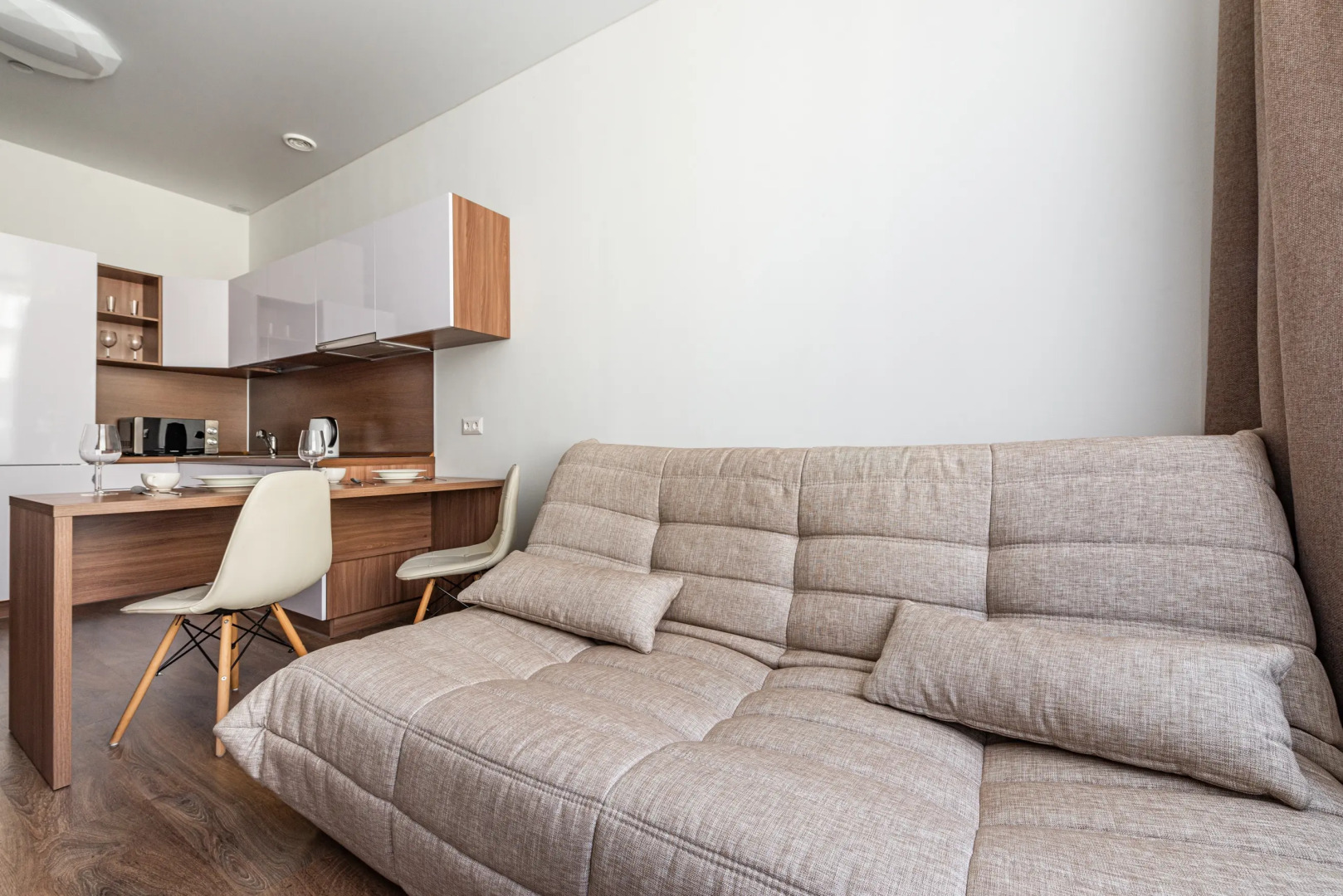 3 Апартаменты Радиус на Малышева 42а (04)