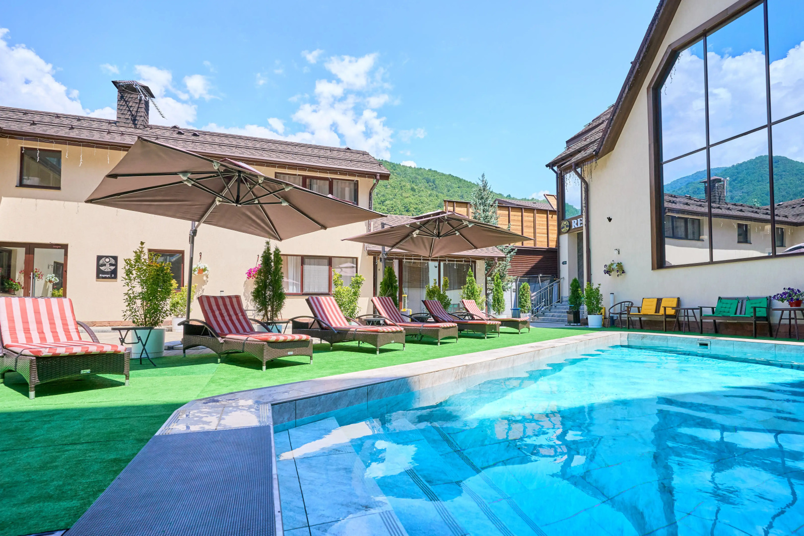 Отель Astra de Rosa