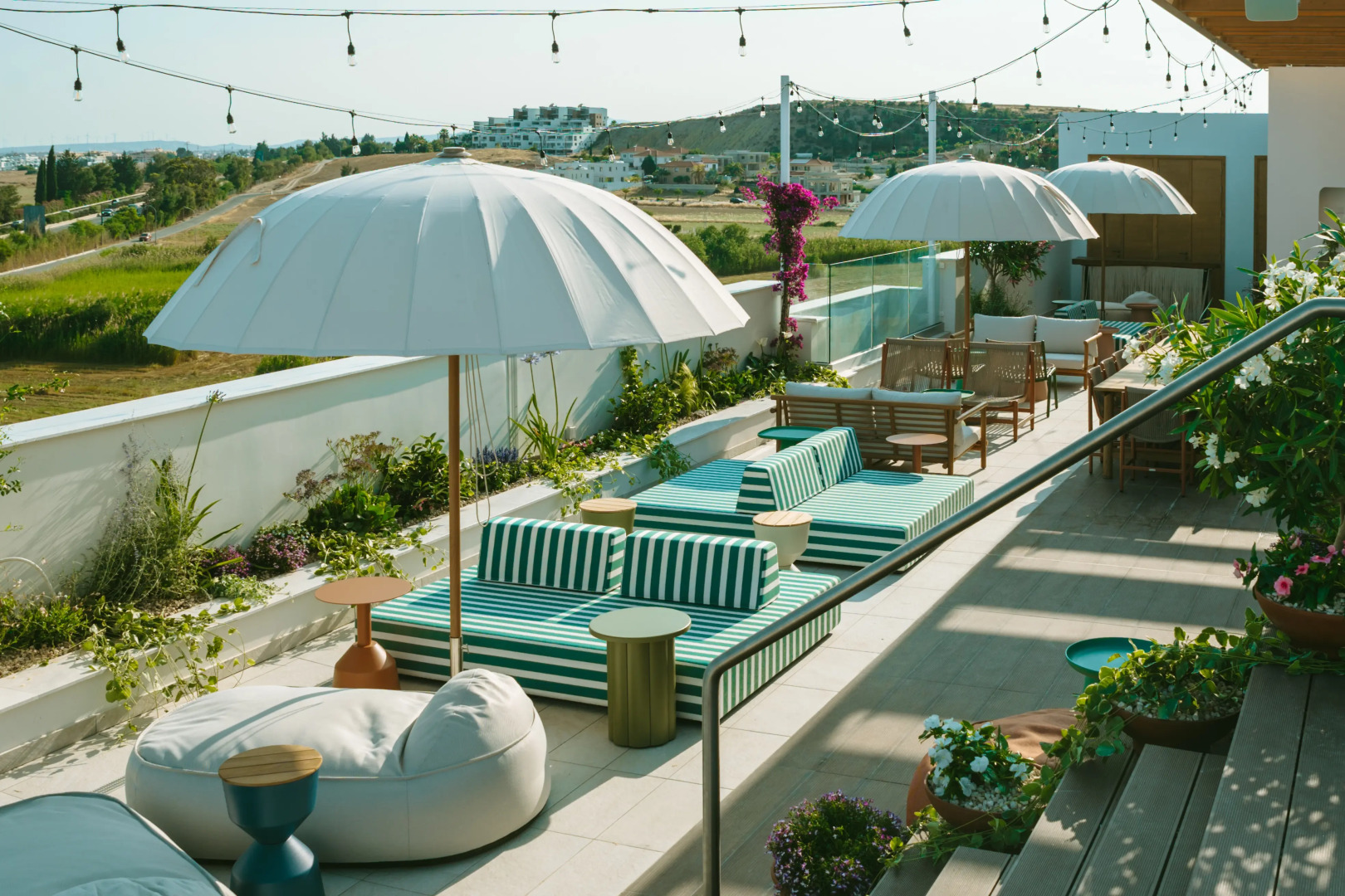 Апарт-отель Liv & Co Suites & Villas