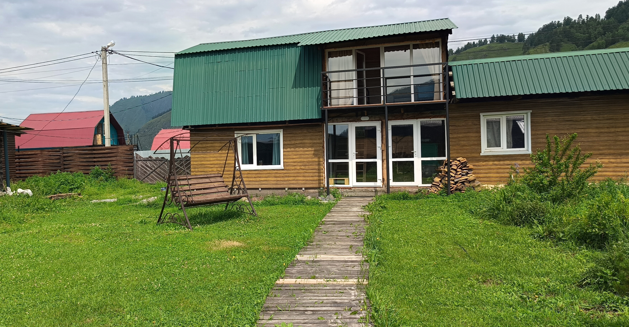 Частный дом дом среди гор