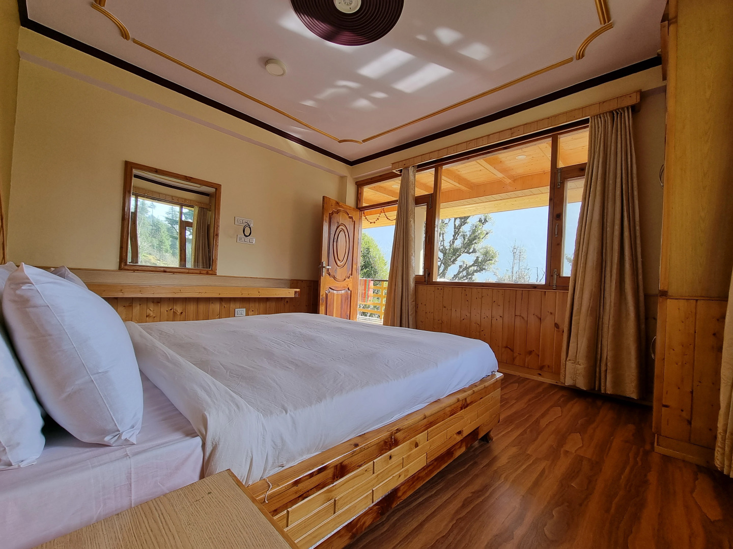 Отель Snow Peak Homes Manali