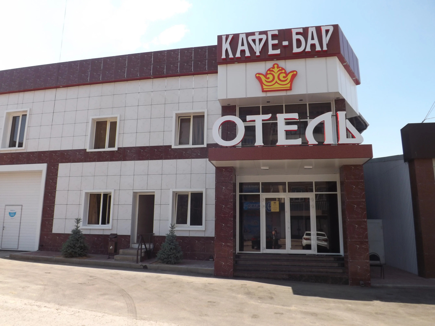 Отель Корона