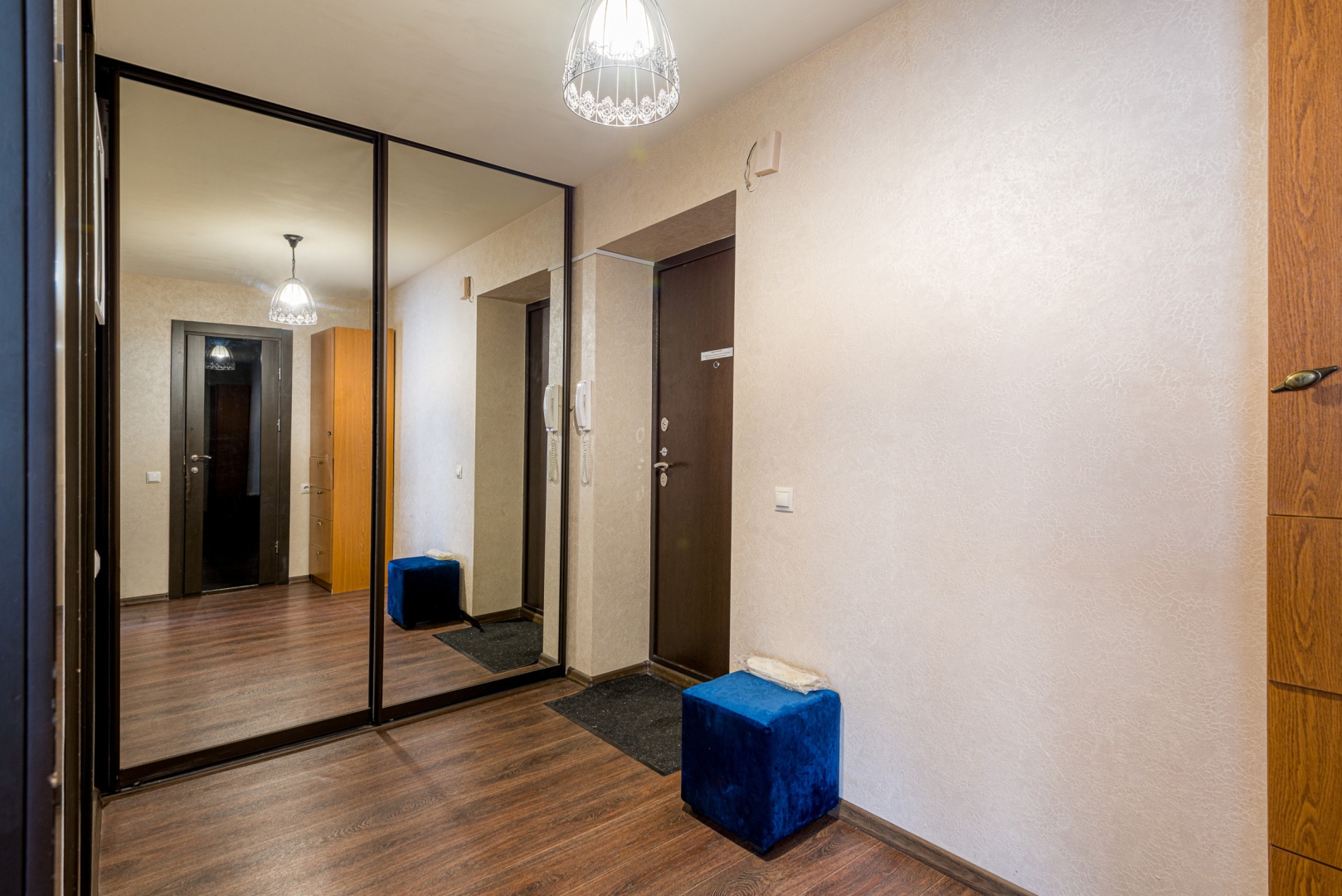 Квартира в престижном мкр. на П.Ермолаева 4 с видом на Волгу от RentAp, 4 сп.места